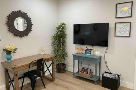 Country Charmer Single Story Cottage Pet Friendly Loomis Екстериор снимка